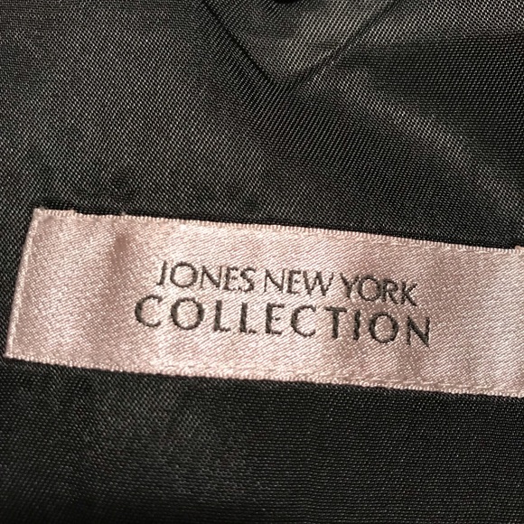 Jones Newyork 3 buttons Suit - Picture 13 of 17